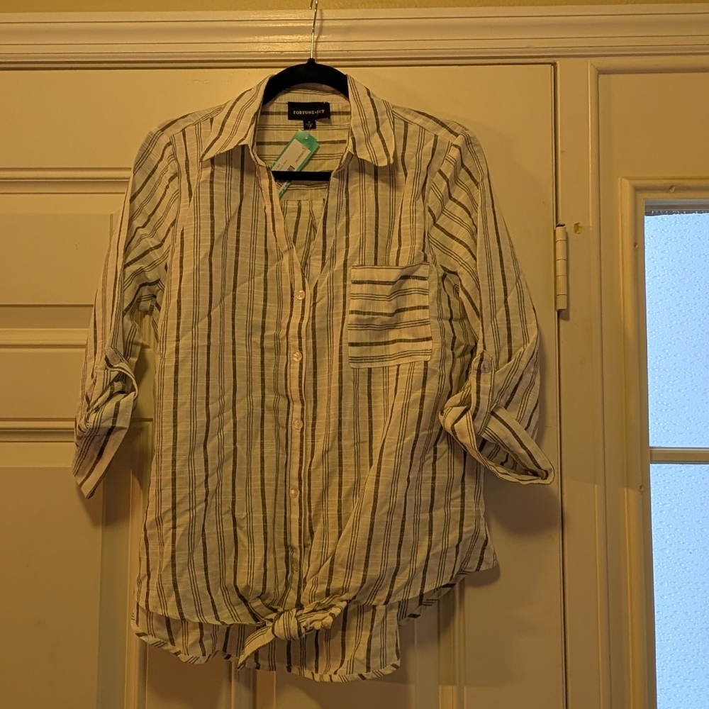 Fortune & Ivy Gia Button Down Shirt - M